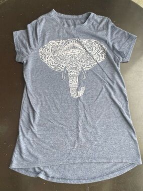 elephant t-shirt 🩵